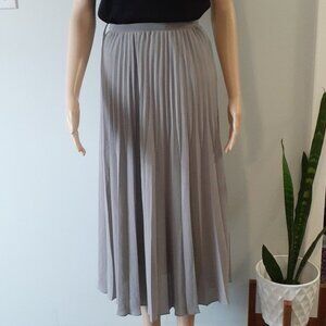 Uniqlo Grey Pleated Maxi‎ Skirt Size Xs